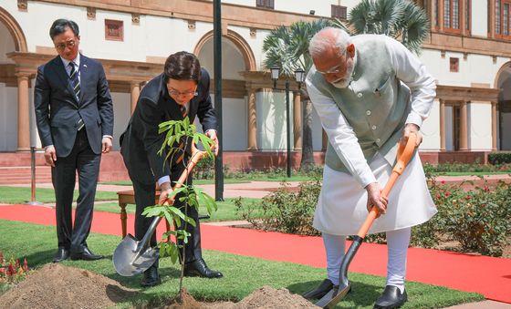 아소카나무 공동식수하는 한-인도 정상