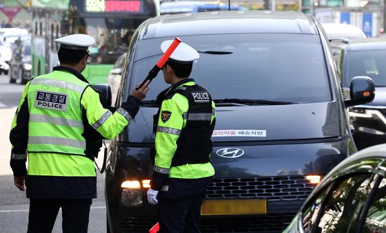'우회전 일시정지' 단속 나선 경찰