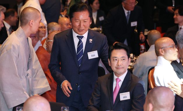 인사 나누는 정청래·장동혁