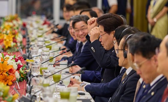 인도 영화 '세얼간이' 춤사위 재연하는 이재명 대통령