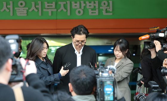 1차 공판 마친 송민호