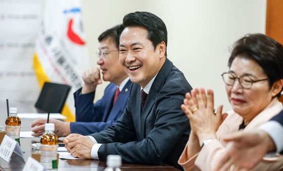 장동혁 대표 '활짝'