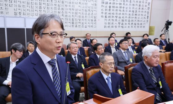 답변하는 손종국 감사관