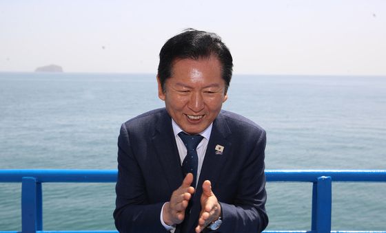 욕지도 향하는 선박 위 정청래