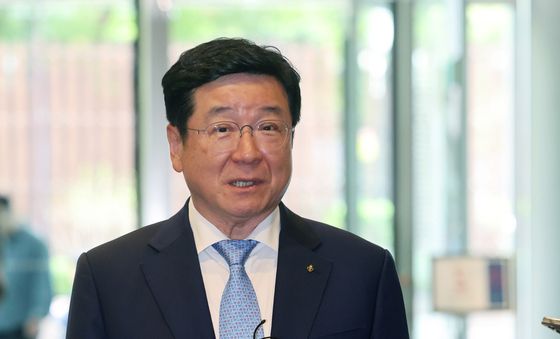 답변하는 이찬희 삼성 준감위원장