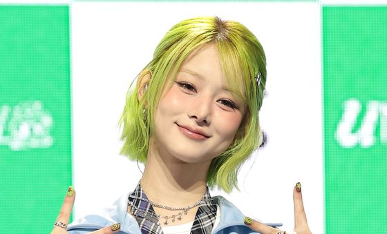 아코, 입덕유발 그린 헤어