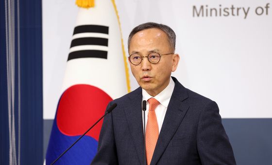 정례브리핑하는 박일 외교부 대변인