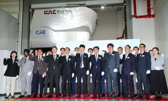 'B737-8(MAX) 모의비행장치 도입 축하'