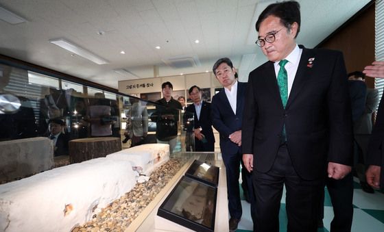 탄흔 위에 멈춘 시간