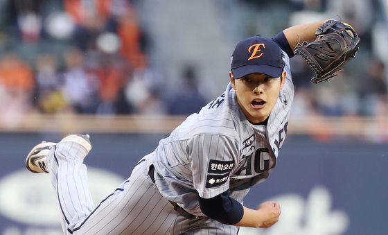 문동주의 힘찬 투구