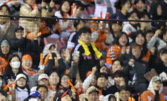 아쉬워하는 오지환