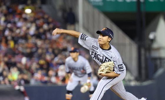 5회말 마운드 오른 정우주