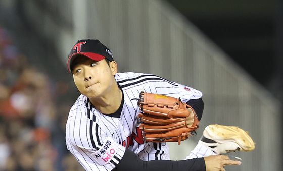 투구하는 우강훈