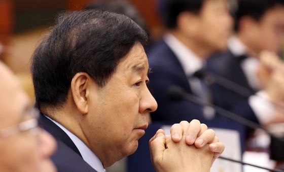 구윤철 부총리, '생각중'