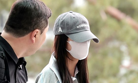 블랙핑크 지수, 조용한 출국길