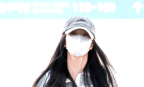 블랙핑크 지수, 출국