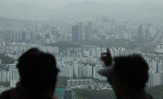 황사로 뿌연 서울 도심