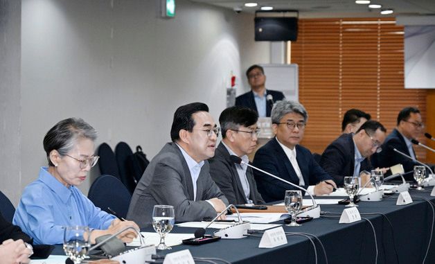 모두발언하는 박홍근 장관
