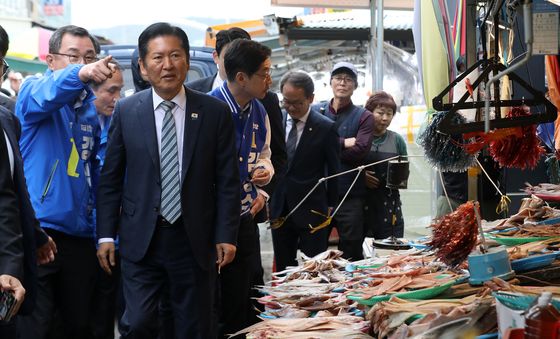 통영 민심 공략 나선 정청래