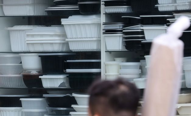 '산업의 쌀' 나프타 쇼크… 생산자물가 4년만에 최대폭 상승