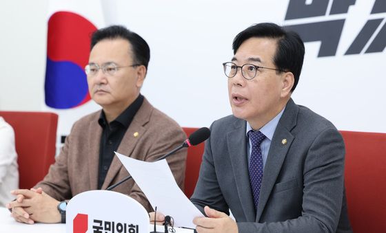인사말하는 송언석 원내대표