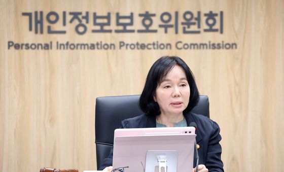 발언하는 송경희 위원장