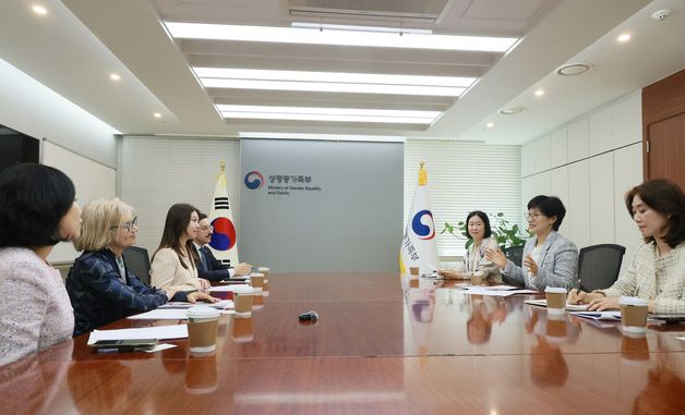 원민경 장관, 주한 이탈리아 대사·일일 대사 면담
