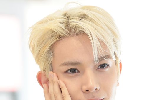 엔하이픈 출신 희승, 에반으로 첫 공식석상