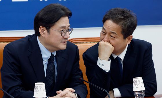 대화 나누는 홍익표·김영배