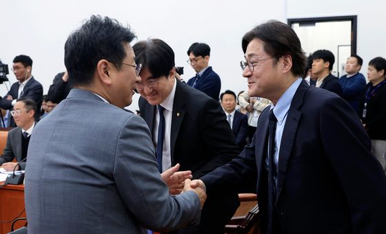 당정청 정책간담회 참석한 홍익표 정무수석