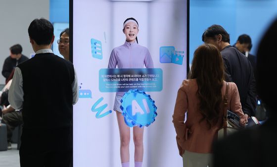 3D 안경 없이 감상하는 3D 디스플레이