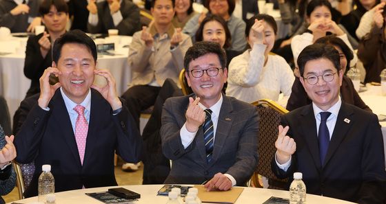 하트 선보이는 오세훈·정원오