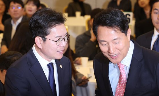 인사하는 오세훈·정원오