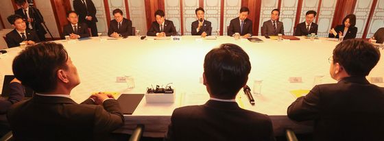 모두 발언하는 김민석 총리