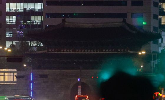 불 꺼진 숭례문