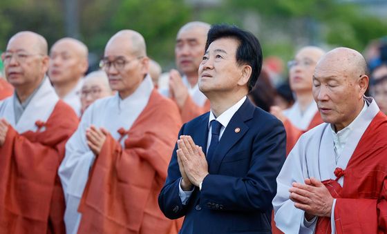 반야심경 봉독하는 정동영 장관