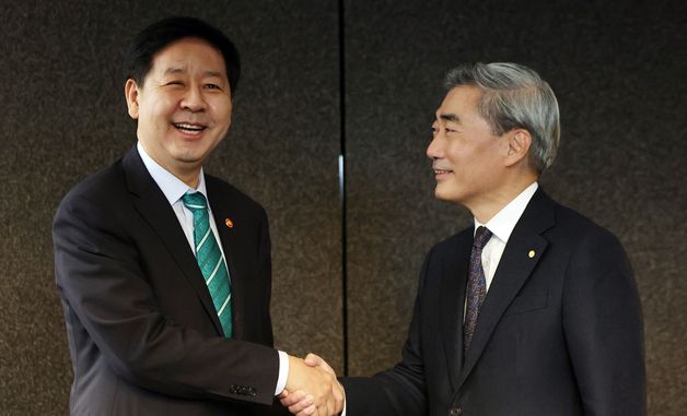 구윤철 부총리, 신현송 한은총재 취임 축하합니다