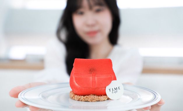 한섬, '보나스트레×타임' 시그니처 핸드백 모양 디저트 판매