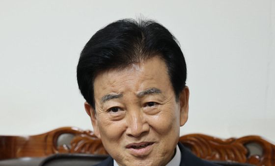 발언하는 정동영 장관