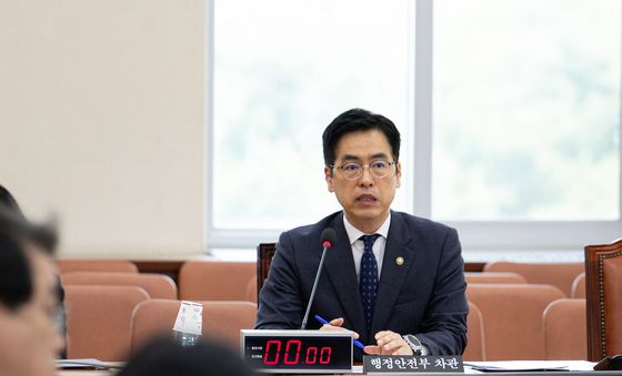 답변하는 김민재 차관