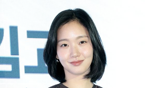 김고은, 커피향 처럼 은은한 미소