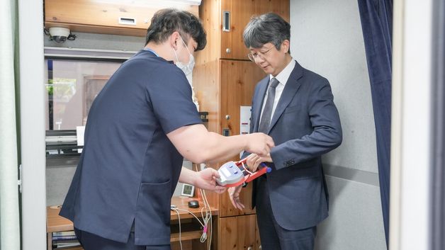 국민건강영양조사 현장 방문하는 임승관 청장