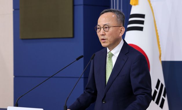 정례브리핑하는 박일 외교부 대변인