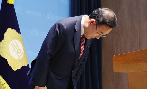 인사하는 주호영