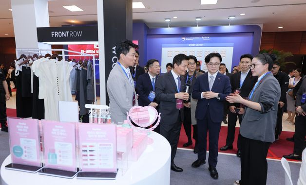 신세계百, 베트남서 K-뷰티 브랜드 소개 쇼케이스 개최