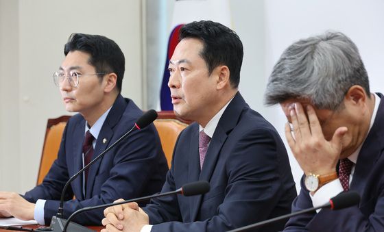 장동혁 '선거 앞두고 대표 물러나는 게 책임 다하는 것인지 고민'