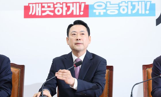 마이크 잡는 장동혁