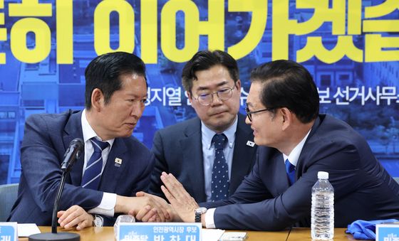 손 꼭 잡은 정청래·송영길