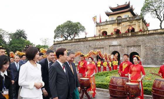탕롱 황성 둘러보는 한-베트남 정상