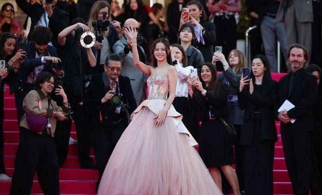 블랙핑크 지수, 시선 사로잡는 미모…'라이팅 스타상' 수상